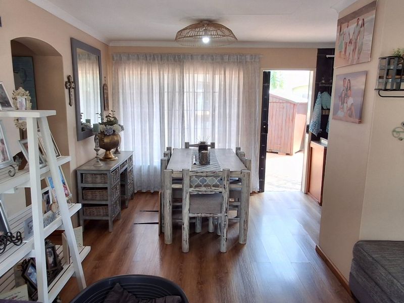 BEAUTIFUL HOUSE FOR SALE IN DOORNPOORT - Photo 9