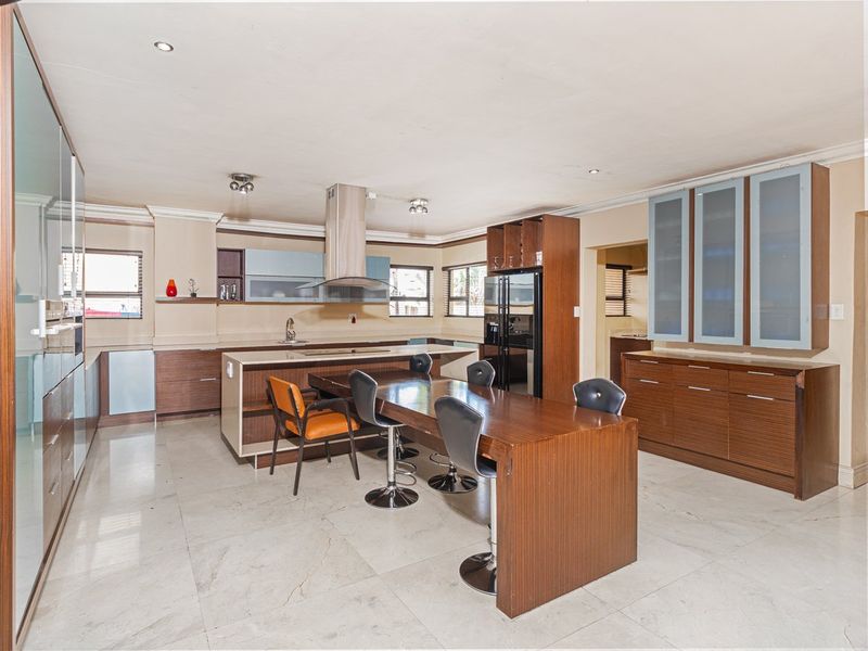 Splendid Family Home in Blue Valley  - Photo 9