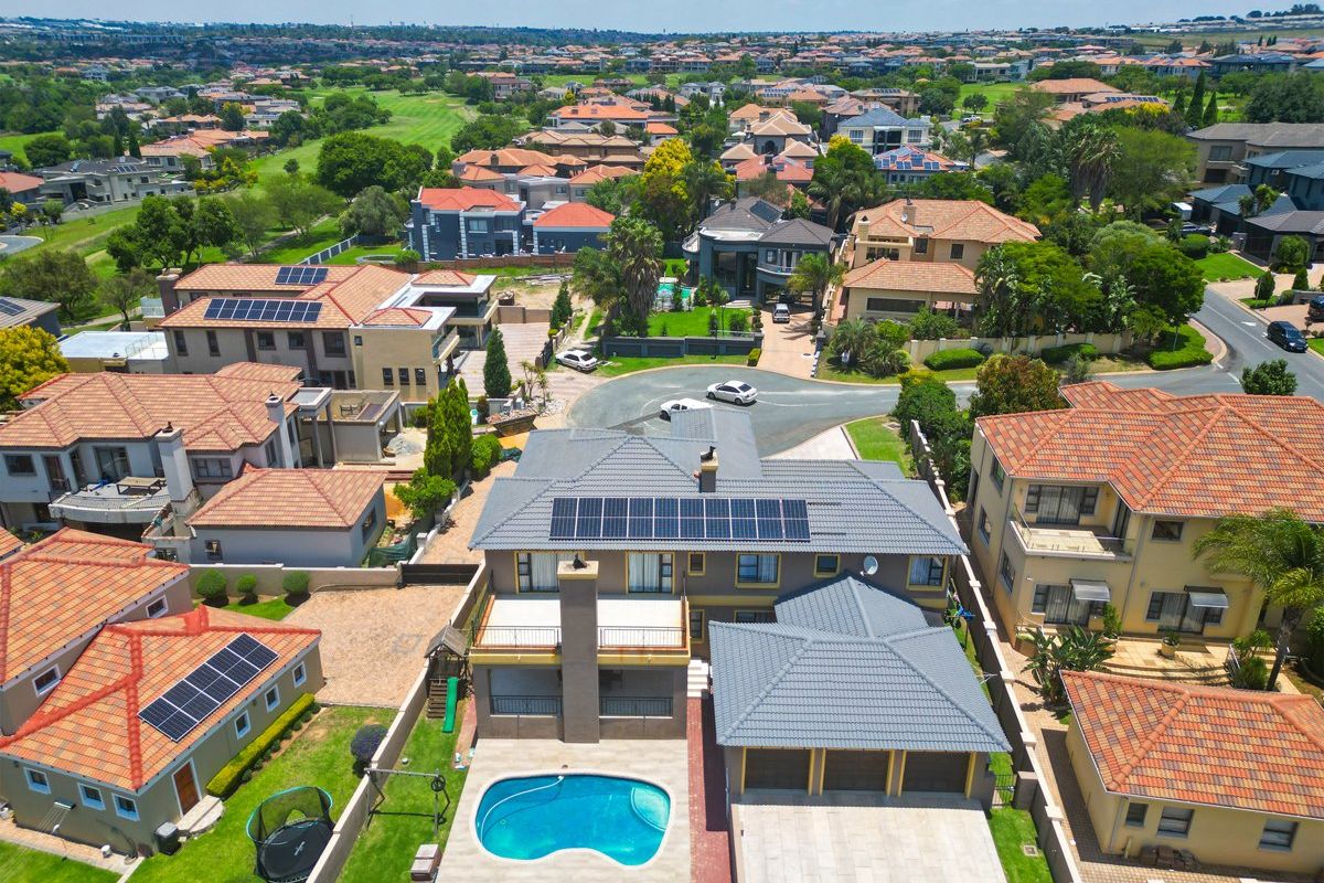 Splendid Family Home in Blue Valley  - Photo 3