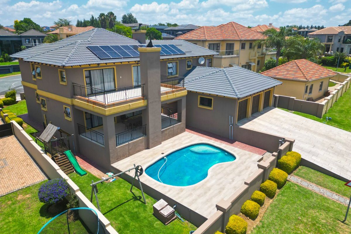 Splendid Family Home in Blue Valley  - Photo 4