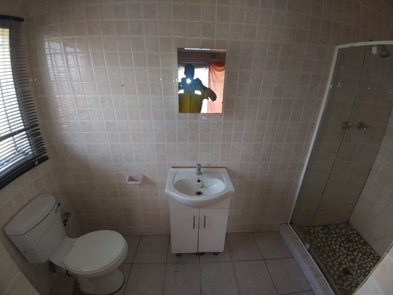 Pet Friendly home for rent in Klipfontein ext.41 - Photo 9