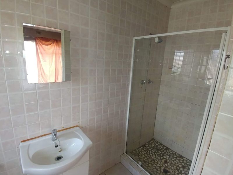 Pet Friendly home for rent in Klipfontein ext.41 - Photo 10