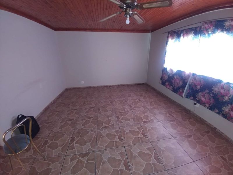 Pet Friendly home for rent in Klipfontein ext.41 - Photo 4