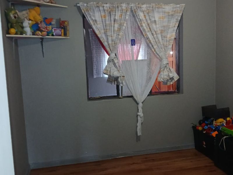 freestanding tuscan style home with spacious yard - Photo 10