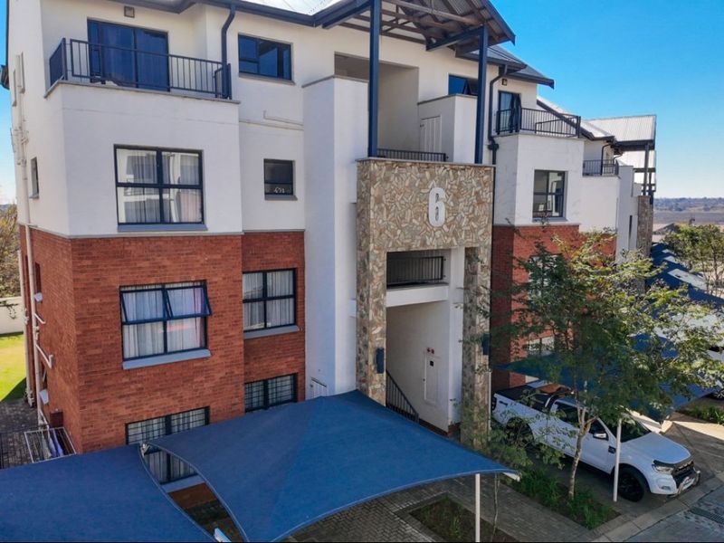 Modern 2-Bedroom Townhouse - Photo 7