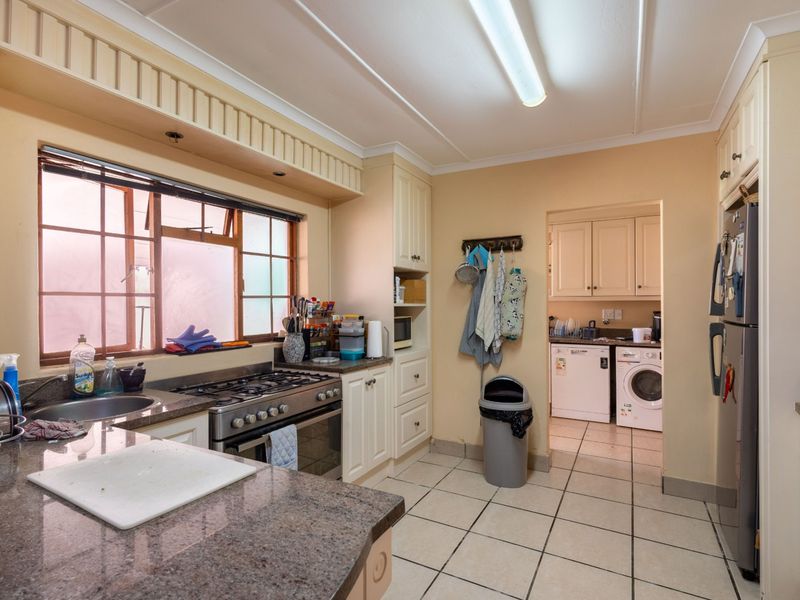 Contemporary Coastal Living in Plettenberg Bay – Beautiful 3-Bed Home for Sale - Photo 8