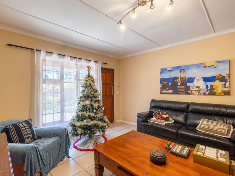 Contemporary Coastal Living in Plettenberg Bay – Beautiful 3-Bed Home for Sale - Photo 2