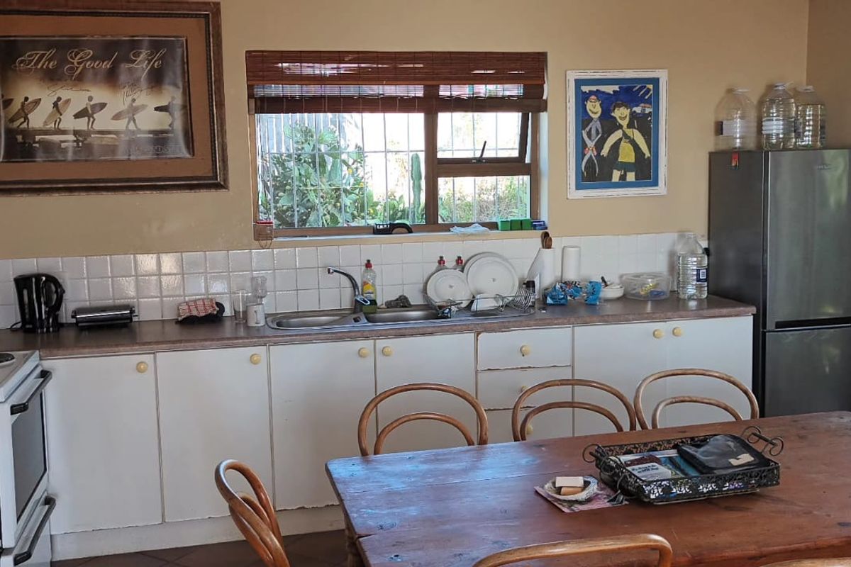 One-Bedroom Flat • Fully Furnished • Sea Views for Days - Photo 3