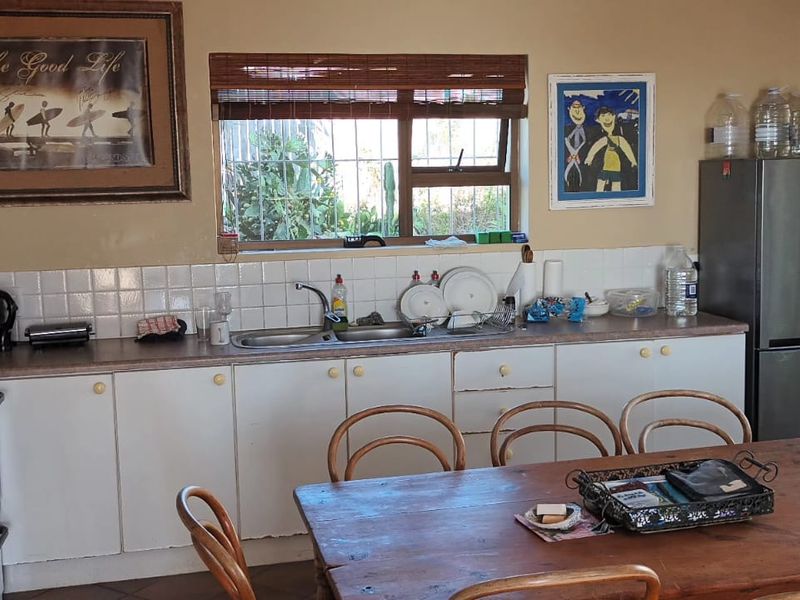 One-Bedroom Flat • Fully Furnished • Sea Views for Days - Photo 3