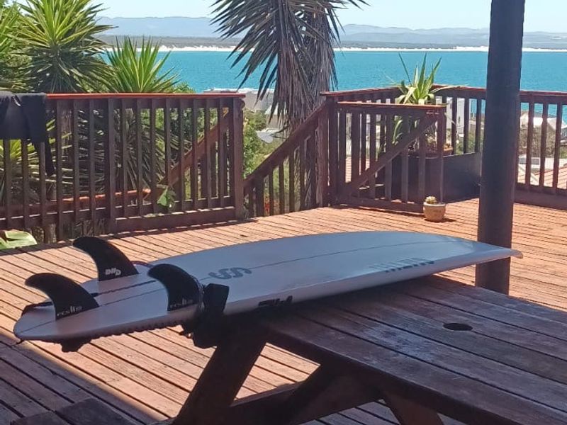 One-Bedroom Flat • Fully Furnished • Sea Views for Days - Photo 10