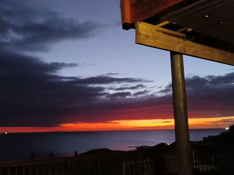 One-Bedroom Flat • Fully Furnished • Sea Views for Days - Photo 8