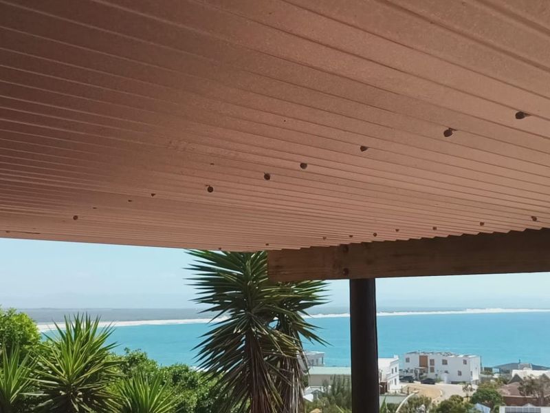 One-Bedroom Flat • Fully Furnished • Sea Views for Days - Photo 7