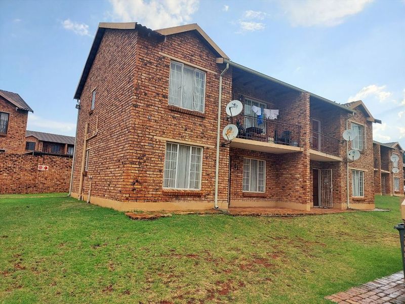 Compact Home Feature Summary - Photo 3