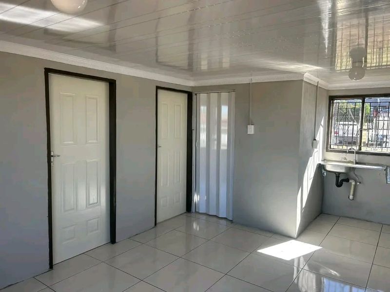 Stunning Renovated 2-Bedroom RDP Home for Sale Phelindaba, Bloemfontein - Photo 2