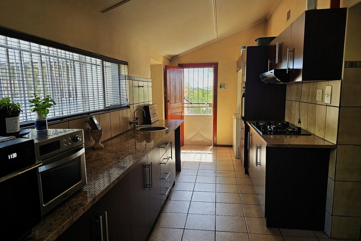 Exclusive Lifestyle Property for Sale in Keimoes, Northern Cape - Photo 4