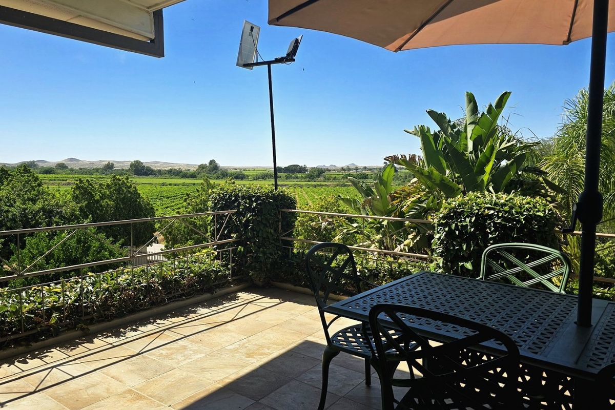 Exclusive Lifestyle Property for Sale in Keimoes, Northern Cape - Photo 2