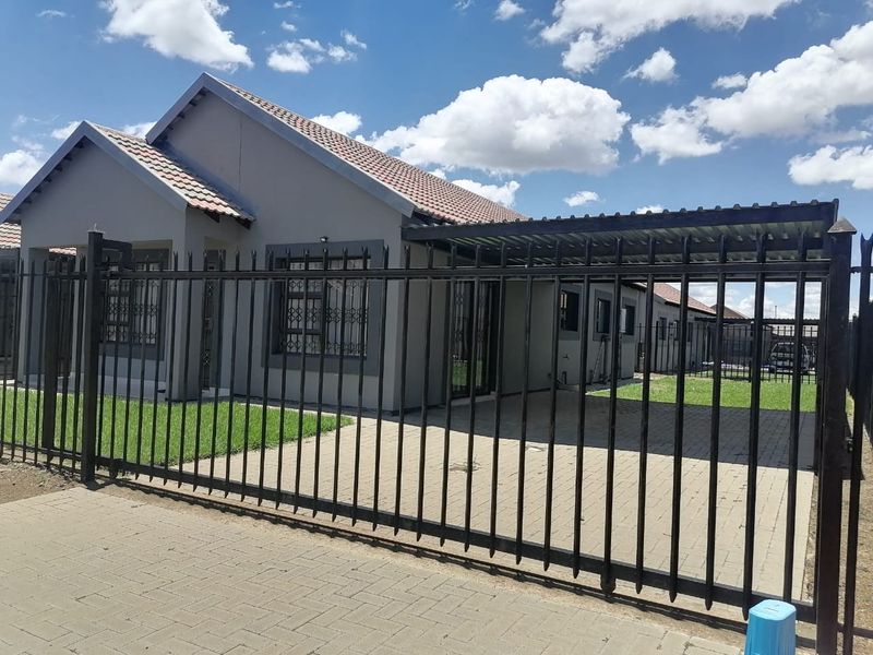 Charming 3-Bedroom Home for Sale in Arcata, Heidedal - Photo 3