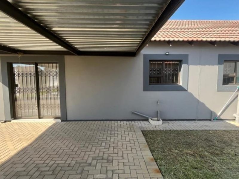 Charming 3-Bedroom Home for Sale in Arcata, Heidedal - Photo 5