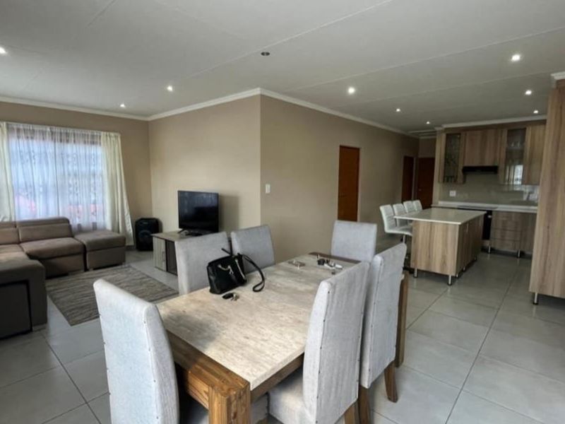 Charming 3-Bedroom Home for Sale in Arcata, Heidedal - Photo 8