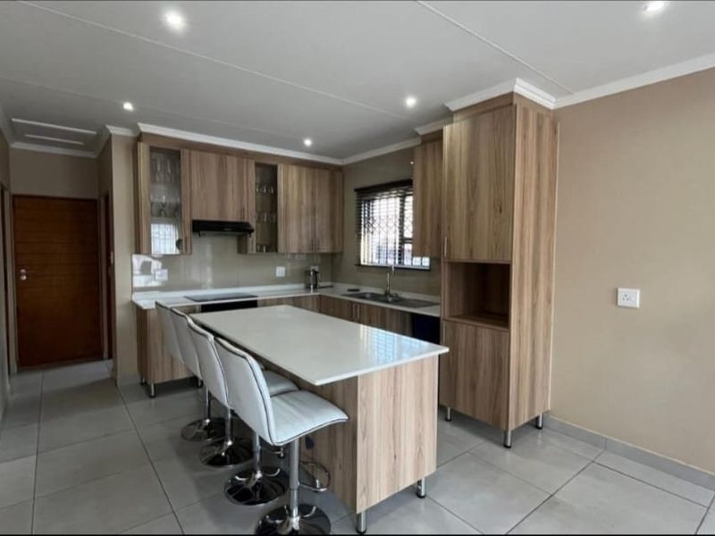 Charming 3-Bedroom Home for Sale in Arcata, Heidedal - Photo 7