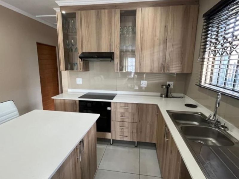 Charming 3-Bedroom Home for Sale in Arcata, Heidedal - Photo 6