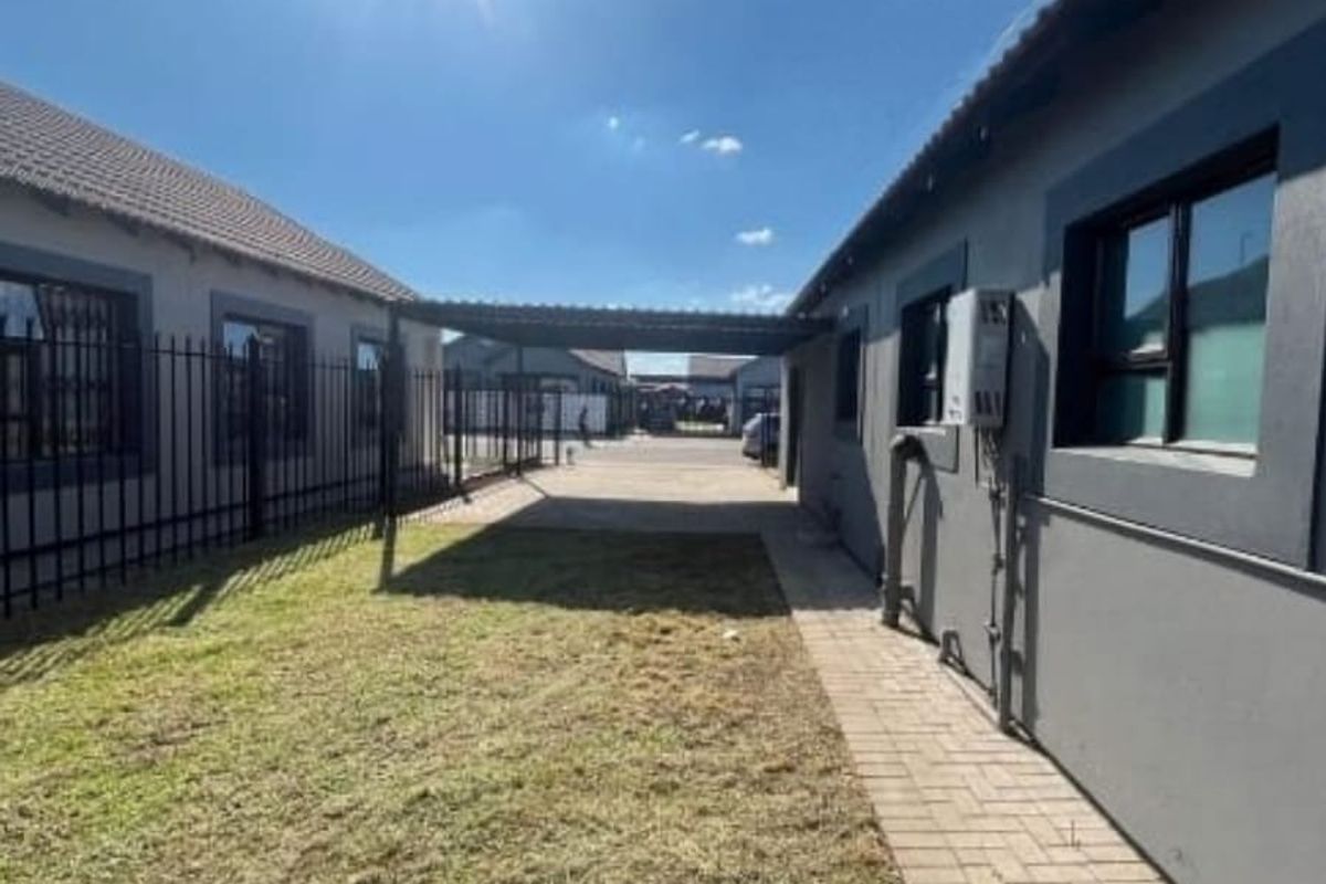 Charming 3-Bedroom Home for Sale in Arcata, Heidedal - Photo 4