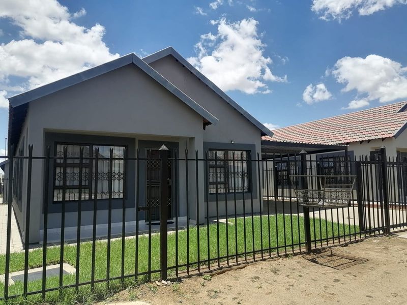 Charming 3-Bedroom Home for Sale in Arcata, Heidedal - Photo 2