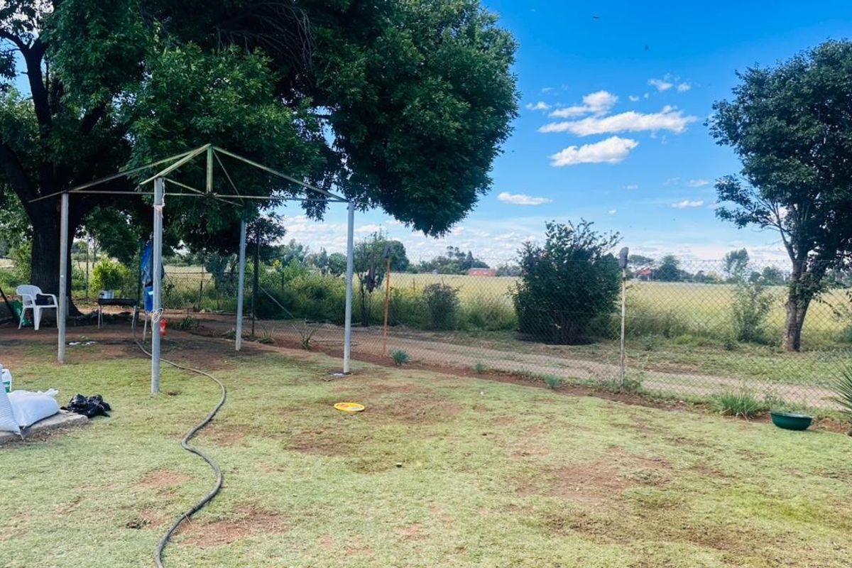 Spacious Smallholding with Versatile Living and GrannyvFlat for Sale in Lakeview - Photo 4