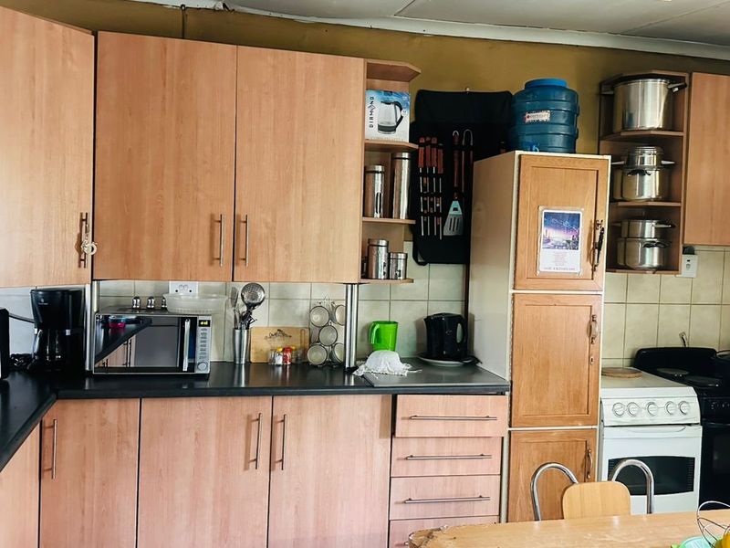 Spacious Smallholding with Versatile Living and GrannyvFlat for Sale in Lakeview - Photo 6