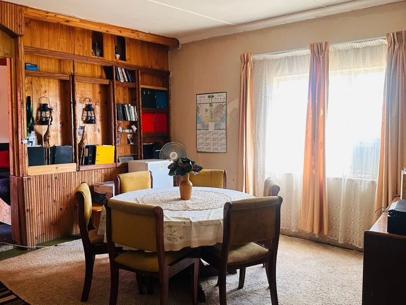 Spacious Smallholding with Versatile Living and GrannyvFlat for Sale in Lakeview - Photo 8