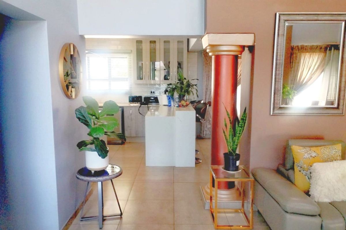 The Oval Charm - Photo 4