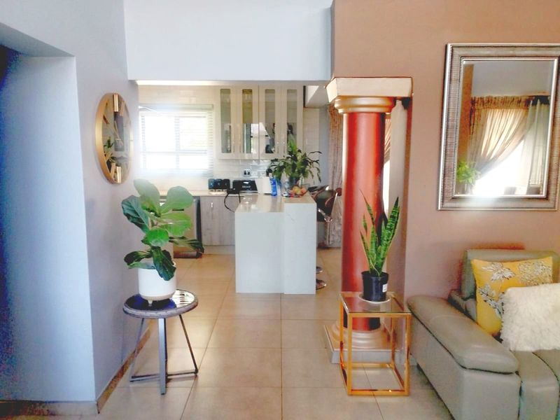 The Oval Charm - Photo 4