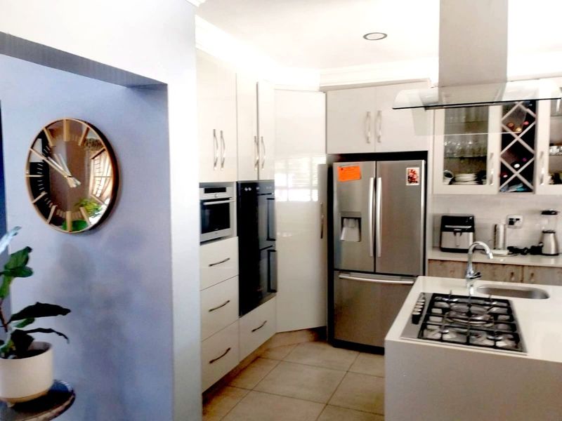 The Oval Charm - Photo 7