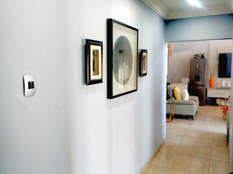 The Oval Charm - Photo 6