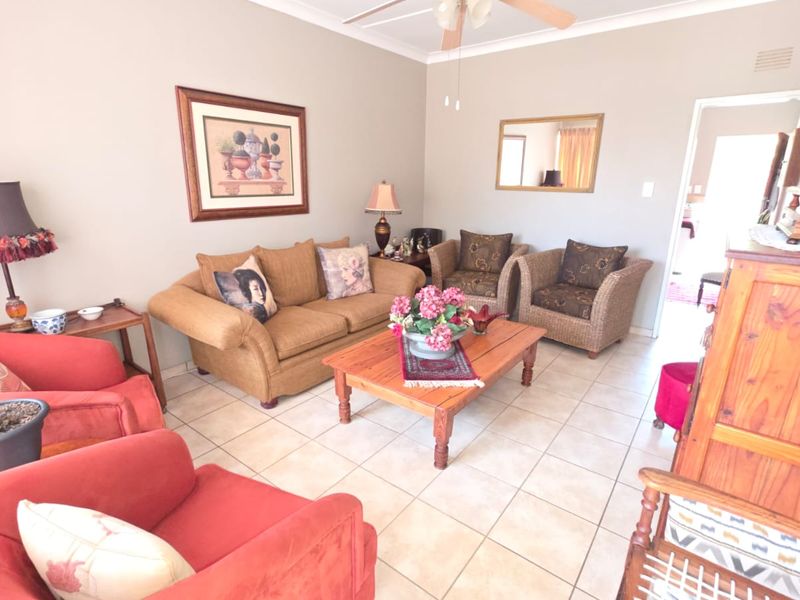 1 Bedroom Apartment / Flat For Sale in Flamwood - Photo 3