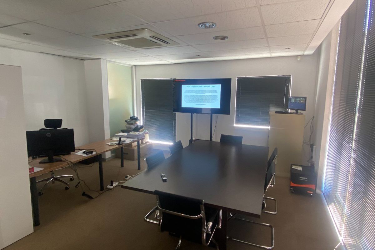 137m2 Commercial Space to Let  - Photo 3