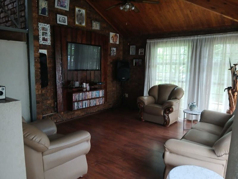 5 Bedroom House for Rent in Gerhardsville - Photo 3