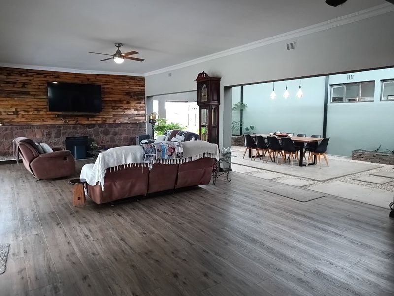 Well-developed infrastructure, strong water supply and a beautiful farmhouse – Farm, livestock, game, implements and equipment included. - Photo 9