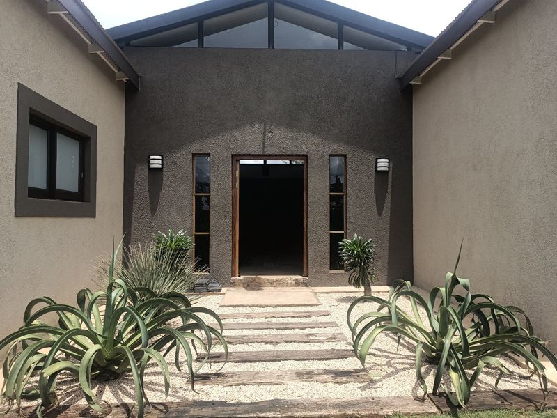 Well-developed infrastructure, strong water supply and a beautiful farmhouse – Farm, livestock, game, implements and equipment included. - Photo 3