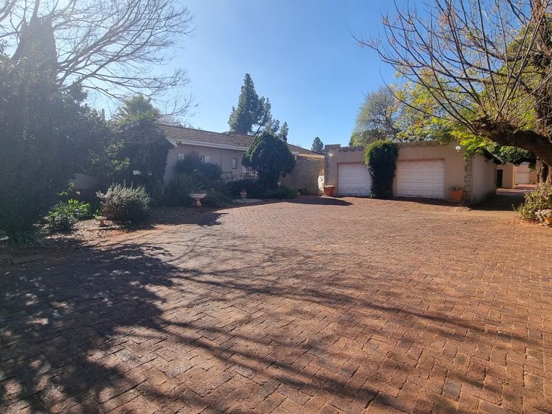 Exclusive 5 Bedroom House for Sale in WILKOPPIES! - Photo 2