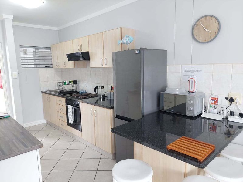 Exclusive Ground-Floor Coastal Apartment | Secure Lifestyle | A real Investment - Photo 9