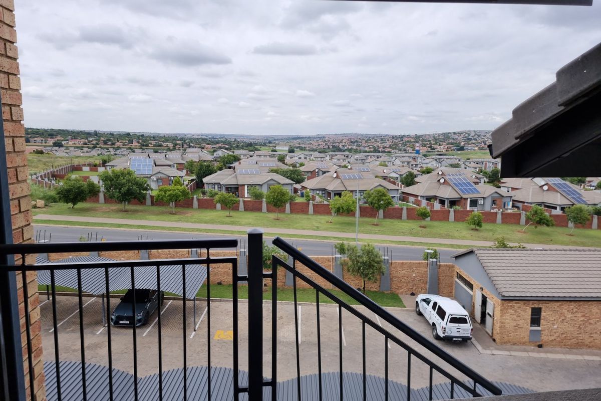 Modern 2-Bedroom Apartment - Photo 4