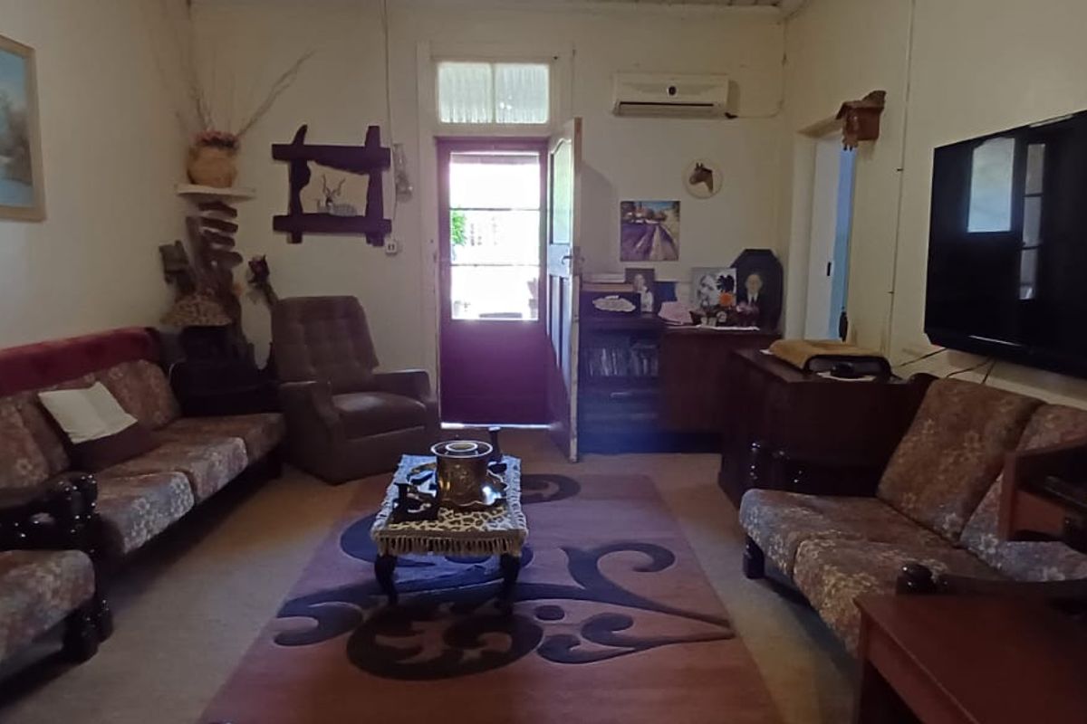 Charming Smallholding with Vintage Farmhouse – Ideal for Country Living & Farming - Photo 3