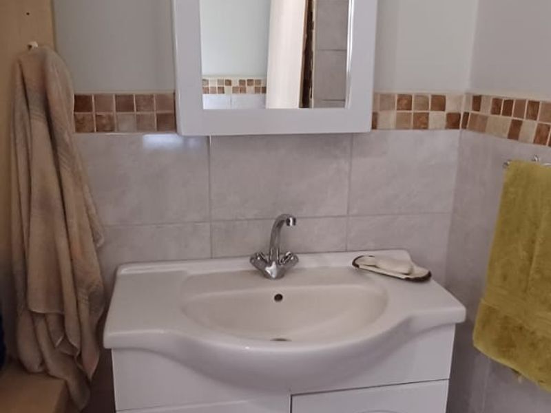 Charming Smallholding with Vintage Farmhouse – Ideal for Country Living & Farming - Photo 4