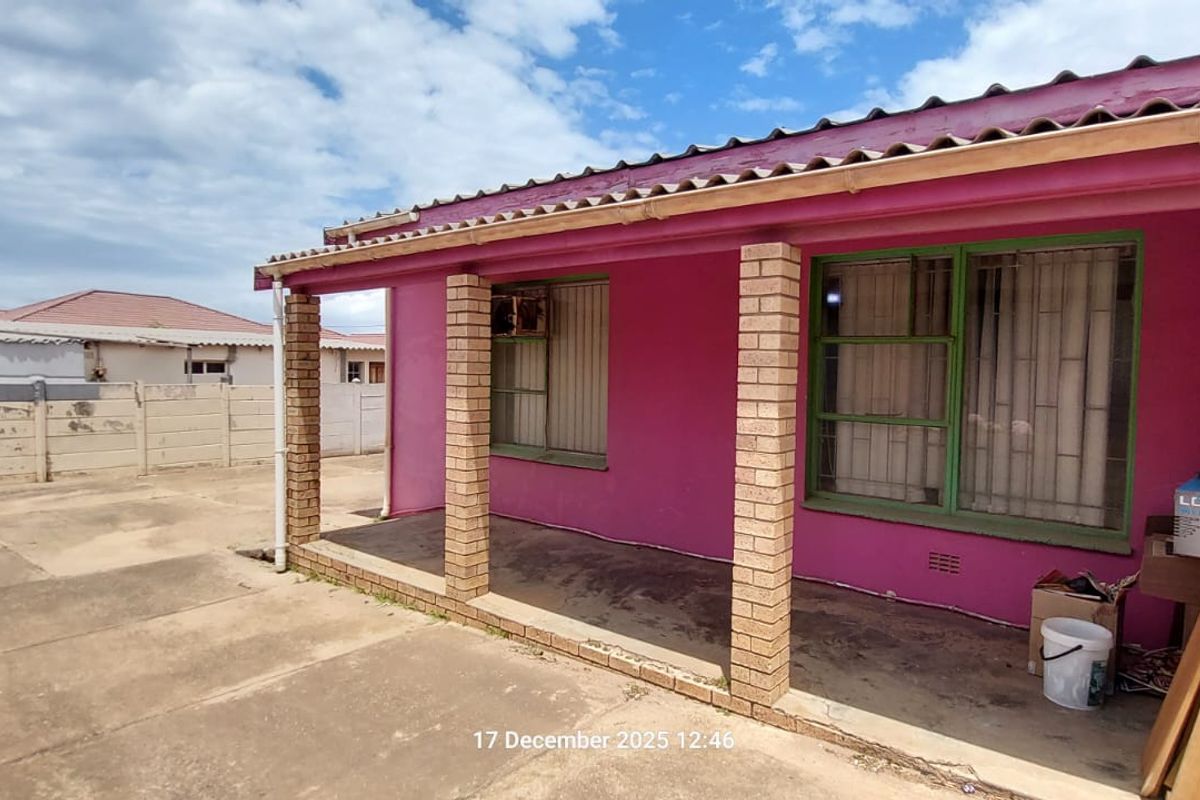 Commercial Property for Sale in Jeffreys Bay - Photo 4