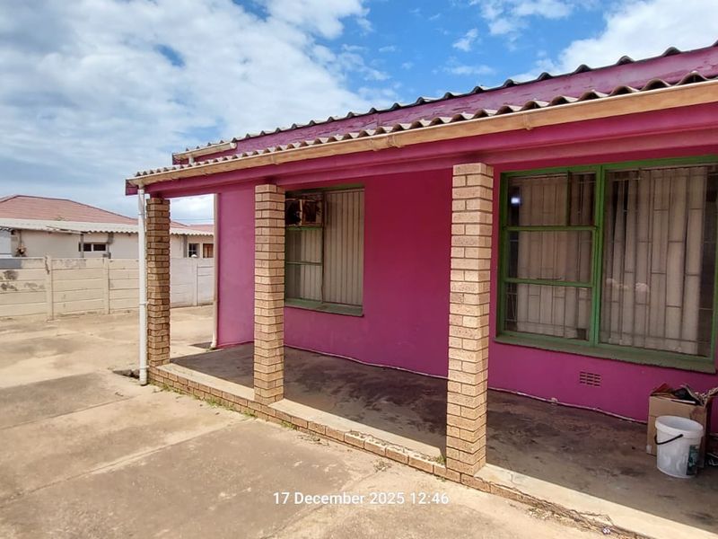 Commercial Property for Sale in Jeffreys Bay - Photo 4