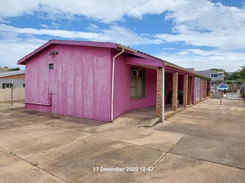 Commercial Property for Sale in Jeffreys Bay - Photo 6