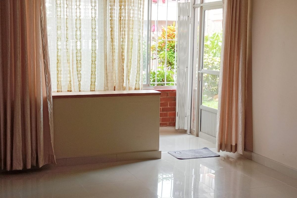 Versatile and Charming Three-Bedroom Apartment in Windermere – Ideal for Families, First-Time Buyers or Investors - Photo 5