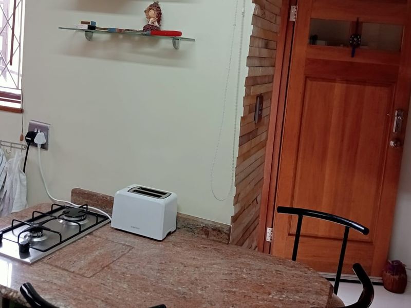 Move-In Ready and Family-Friendly: Spacious 3-Bedroom Townhouse in Secure Complex - Photo 6