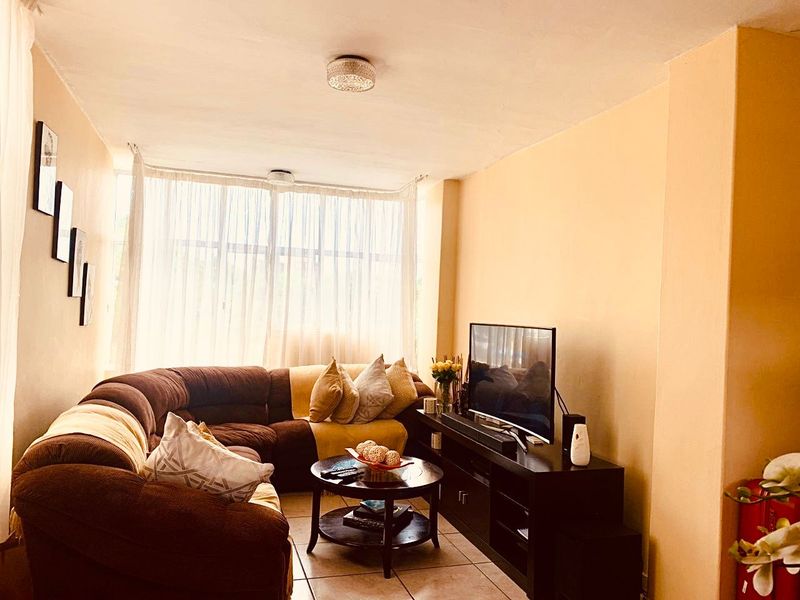 Affordable and Cozy 2-Bedroom Apartment with Investment Potential in Prime Essenwood - Photo 4